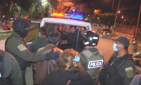 Detienen a un grupo de personas por riñas y peleas en el Parque Excombatientes