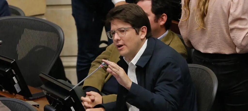 Fundación Santa Fe desmintió reporte falso sobre la muerte del senador Miguel Uribe