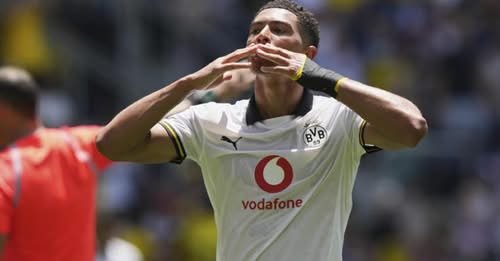 Dortmund vence 4-3 al Mamelodi sudafricano con susto incluido