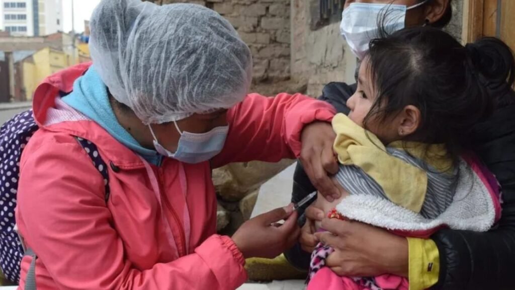 La Paz activa alerta sanitaria por sarampión y lanza campaña de vacunación