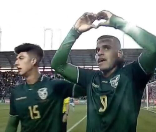 Bolivia se impone 2-0 a Chile y conserva el sueño mundialista