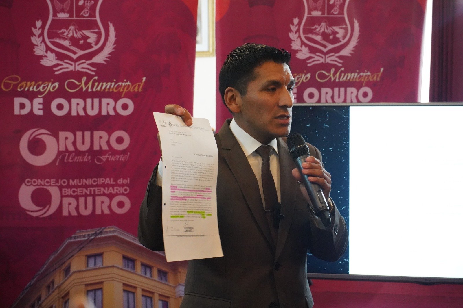 Denuncian al menos 18 presuntos casos de nepotismo y ¨clanes familiares¨ en la Alcaldía