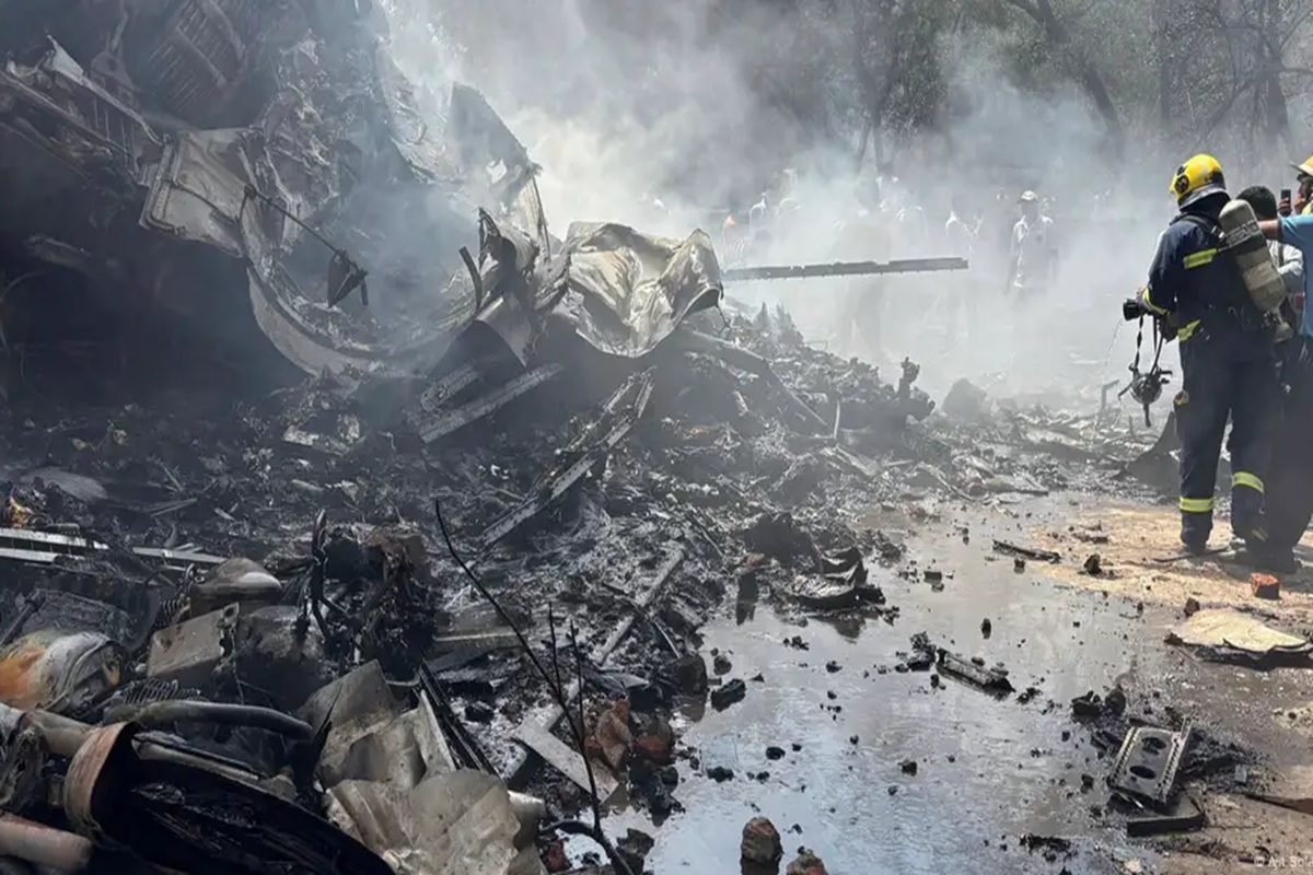 Hallan a un superviviente del accidente aéreo de Air India