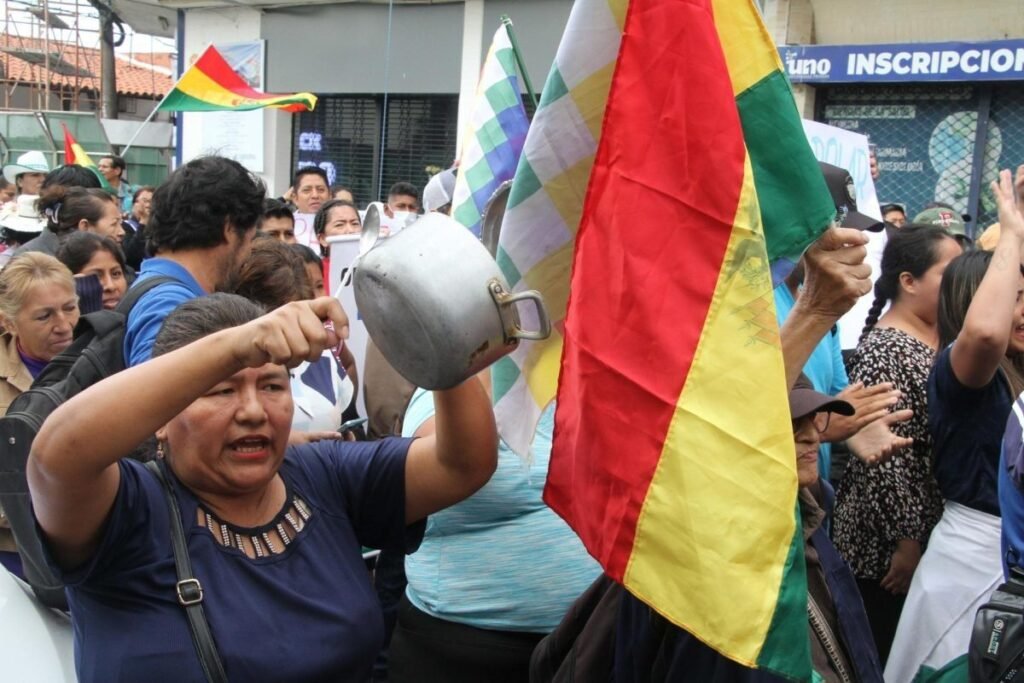 Ente electoral evalúa candidaturas a comicios en medio de bloqueos de afines a Evo Morales