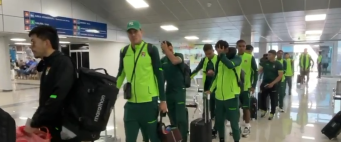 Los jugadores de la selección en el aeropuerto.