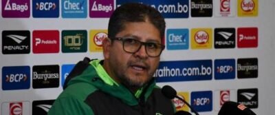 Villegas dice que no es un DT “castigador” y que los cambios en Bolivia son por temas “deportivos”