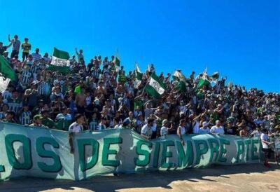 Hinchas de Oriente Petrolero alistan un banderazo para despedir a su equipo antes del clásico