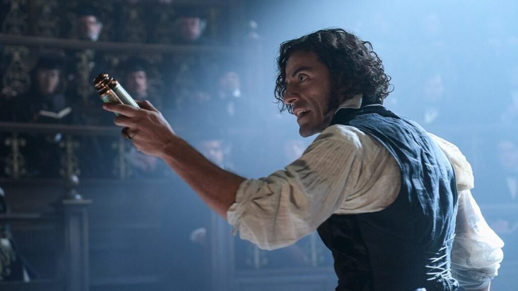 Oscar Isaac, un científico loco en el Frankenstein de Guillermo del Toro