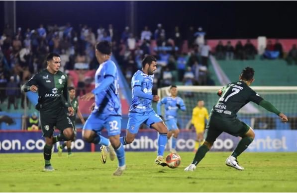 Blooming se durmió en Tarija y dejó escapar la victoria ante Tomayapo (2-2)