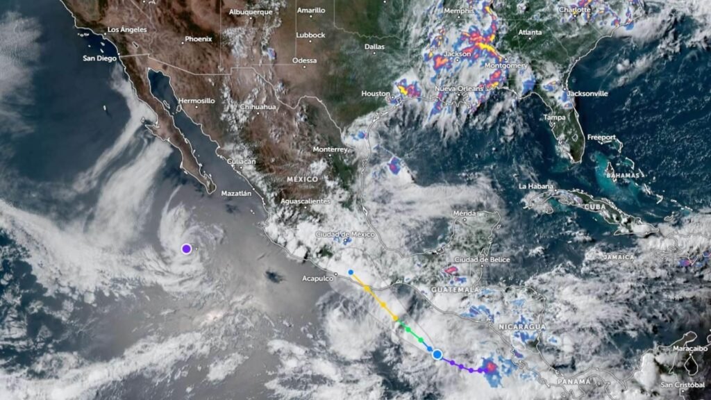México se mantiene en alerta por probable evolución de Erick a huracán categoría dos