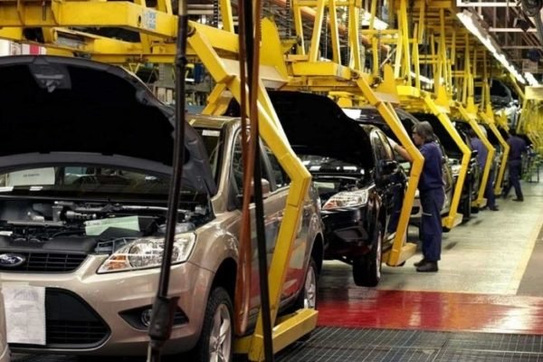 aranceles y electrificación provocan la caída del lanzamiento de nuevos vehículos en EEUU