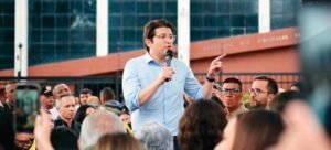 Se fugó menor de 17 años que se entregó por supuesta participación en atentado contra Miguel Uribe