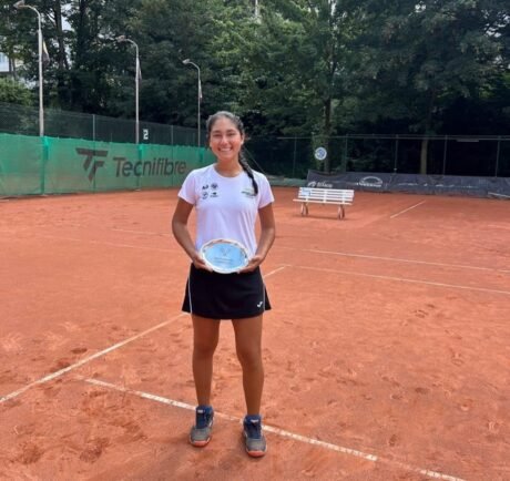 Valery Sumoya destaca en la Gira Europea con el equipo Cosat 16 años