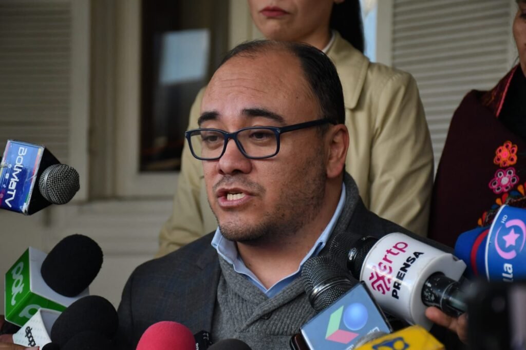 TSE desmiente rumores sobre renuncia de Hassenteufel: solo pidió licencia por 3 días