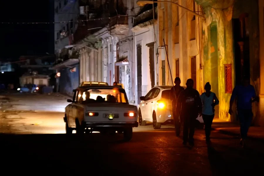 El Gobierno de Cuba pronostica apagones simultáneos en el 45 % del país este sábado
