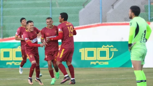 Wilstermann sigue sin alzar vuelo en el torneo largo tras caer en su visita a Real Oruro