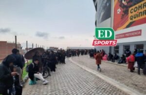 hinchas acampan para conseguir entradas