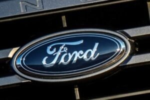 Los aranceles hacen mella en los resultados de Ford, que reduce su beneficio en un 86,2%