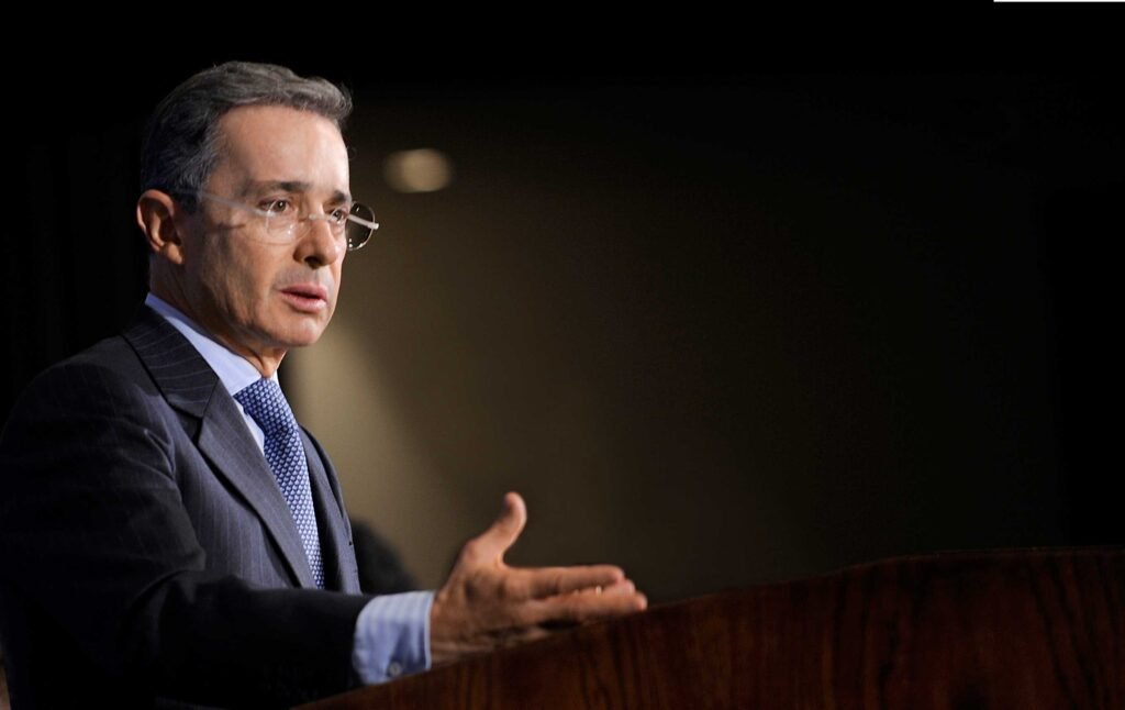Álvaro Uribe se reunió con el Centro Democrático para definir candidato de las presidenciales 2026
