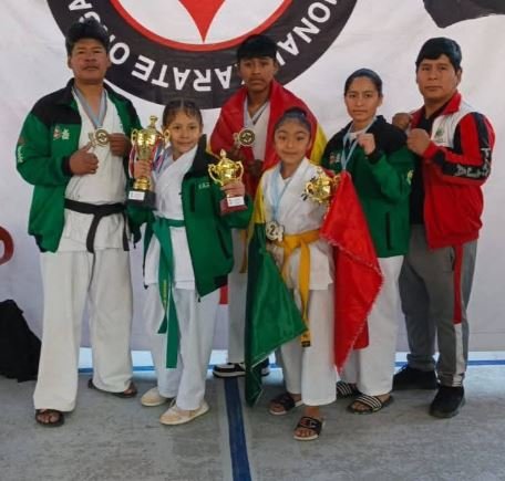 Bolivia cosecha tres oros en el Open Iquique de karate kyokushin