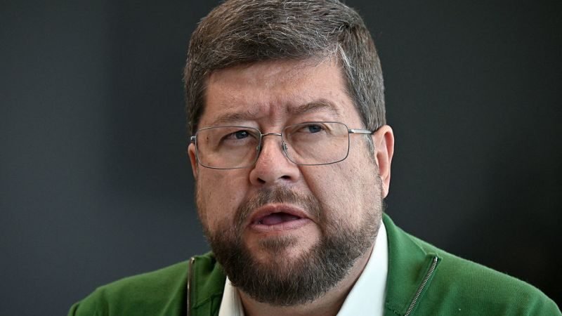 Candidatos opositores llaman a votar luego de ejercer el sufragio