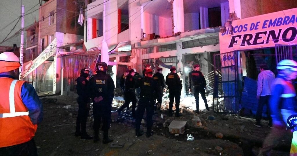 Se vuelan las casas con dinamita