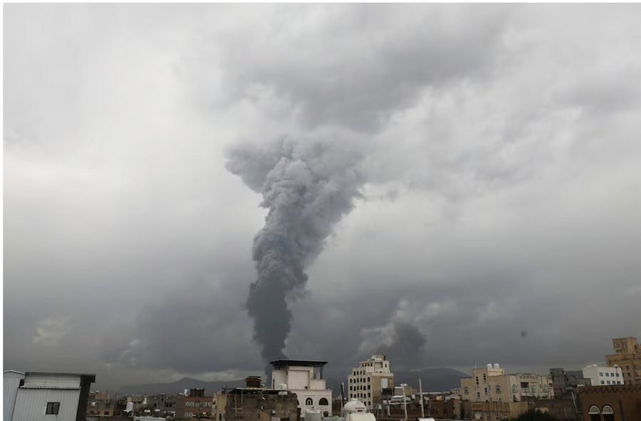 Israel destruye el palacio presidencial de los hutíes en Yemen