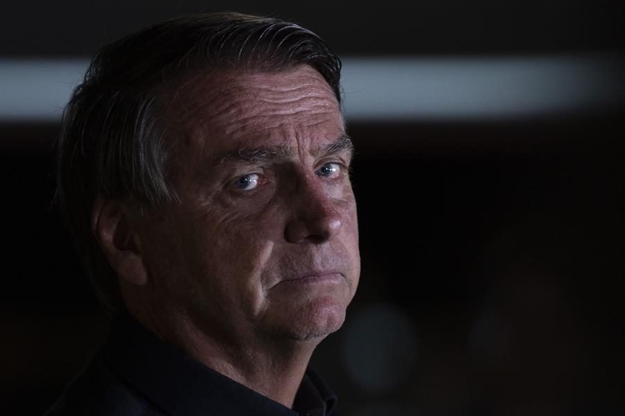 Bolsonaro regresa a la prisión domiciliaria tras cinco horas en un hospital