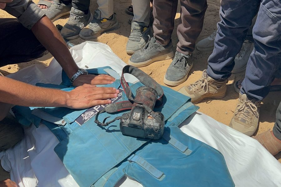 Indignación por muerte de cinco periodistas en un doble ataque de Israel contra un hospital de Gaza