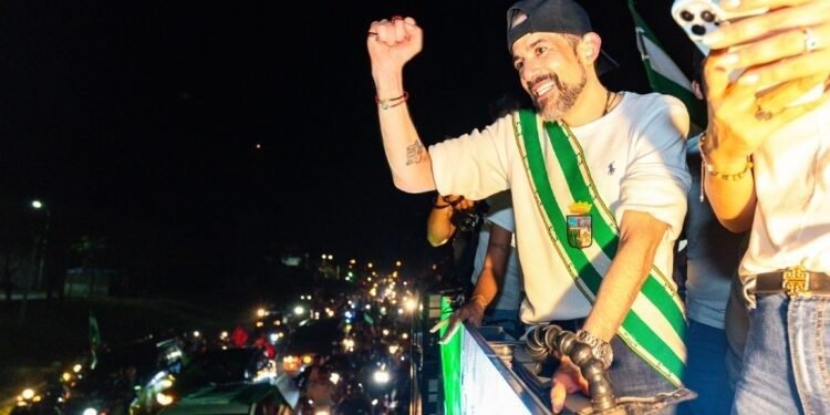 líder opositor Luis Camacho sale de prisión