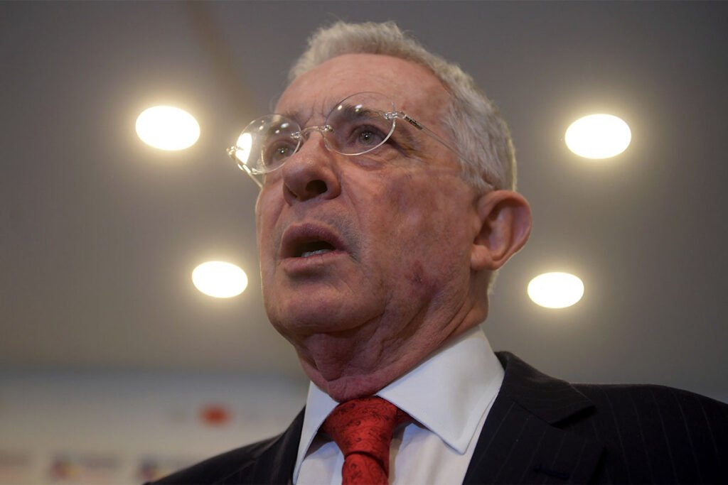 El expresidente Uribe afirma que con muerte de Miguel Uribe Turbay "mataron la esperanza"