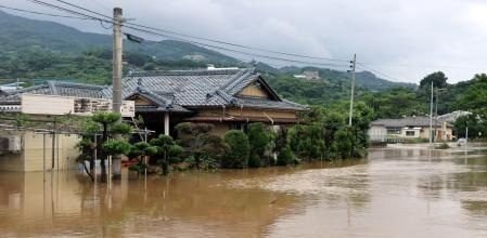 Las lluvias récord en el sudoeste de Japón dejan 1.600 evacuados y varios desaparecidos