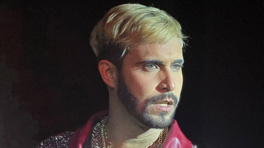 Grevik Lecuna estrenó "Mar de Sedas"