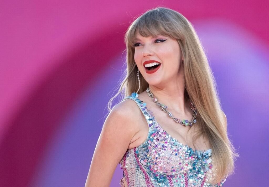 Taylor Swift revela portada y fecha de lanzamiento del álbum The Life of a Showgirl