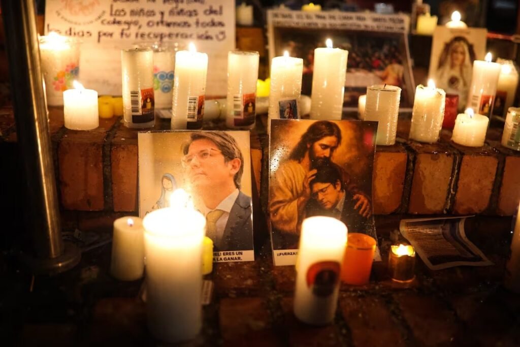 Clínica de Bogotá califica de "triste desenlace" la muerte del senador Miguel Uribe Turbay