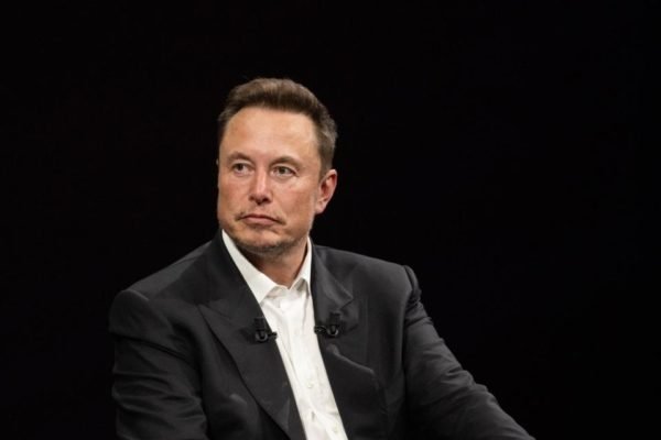 Elon Musk choca con Sam Altman después de acusar a Apple de favorecer a ChatGPT