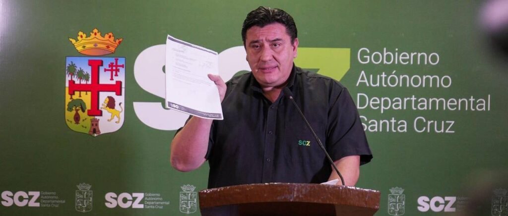Trabajadores de salud en Santa Cruz cumplen dos días de paro indefinido