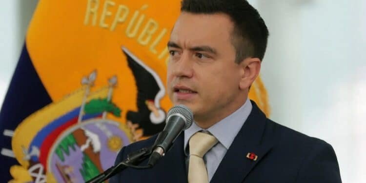 Presidente de Ecuador afirma que no cederá ante quienes quieren «desestabilizar el país»