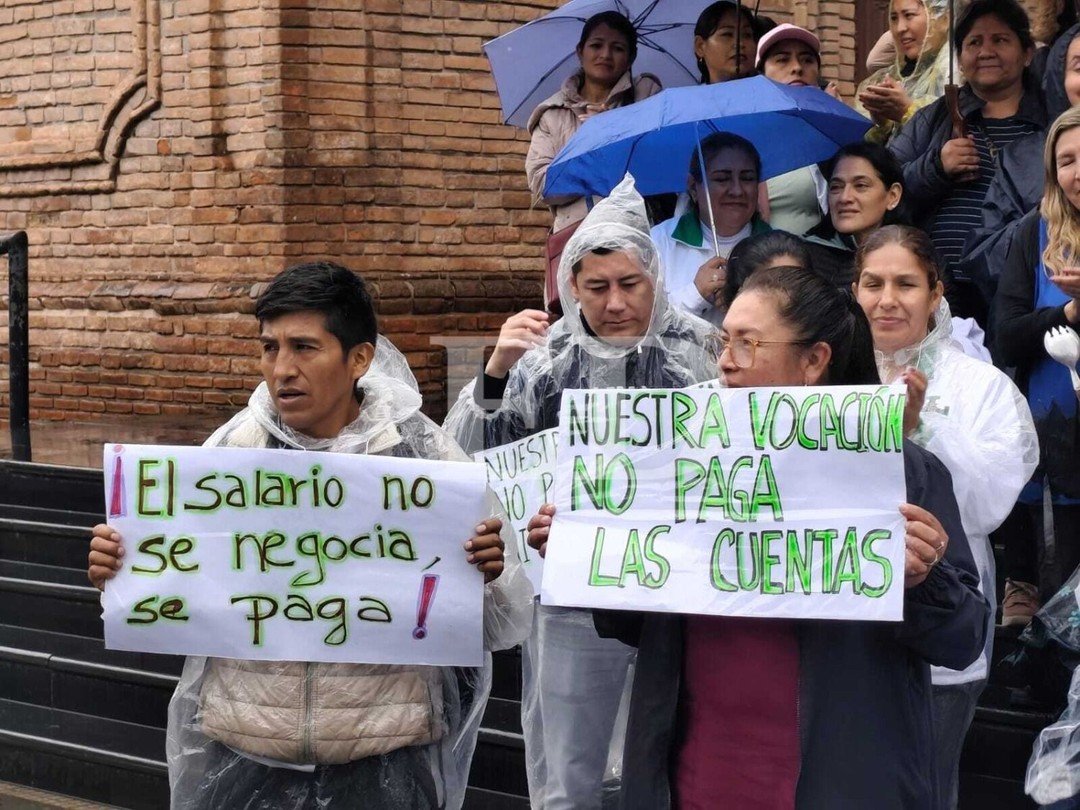 Hospitales de Santa Cruz paralizan actividades por retraso de pagos y falta de seguro médico