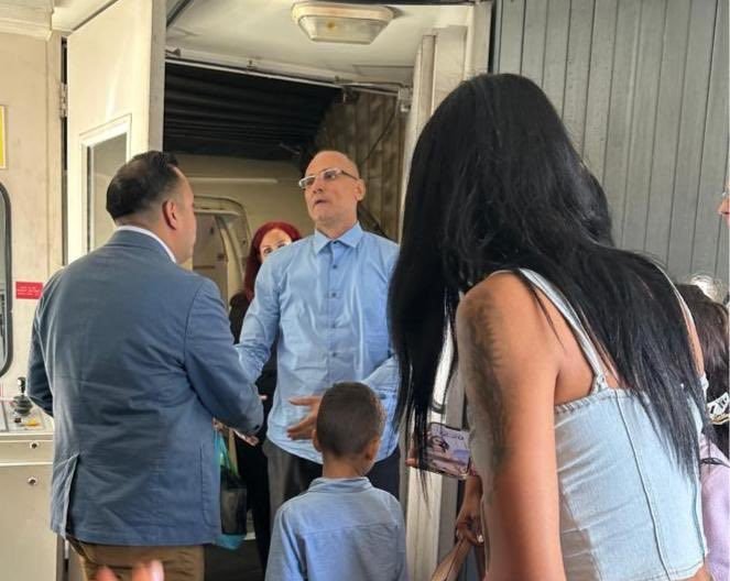 El disidente cubano José Daniel Ferrer abandona la isla rumbo a EE. UU.