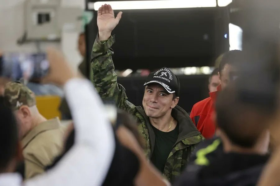 El presidente de Ecuador asevera que no dialogará con quienes quieren destruir la democracia