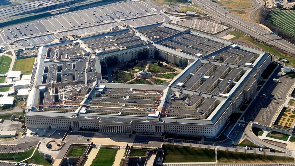 El Pentágono retira acceso a gran mayoría de medios tras rechazo a nuevas normas de prensa