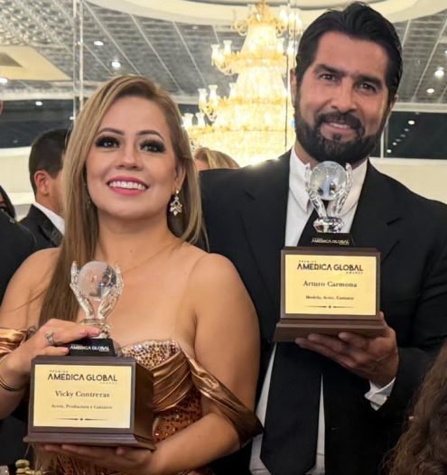 La actriz y productora Vicky Contreras fue galardonada en los premios America Global Awards 2025