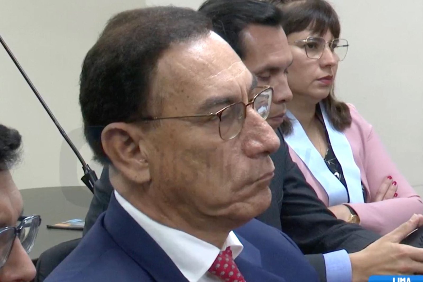Condenan a 14 años de prisión al expresidente peruano Martín Vizcarra