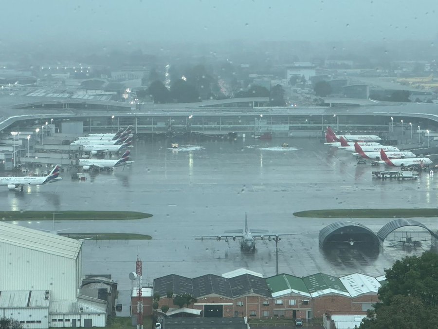 Aeronáutica Civil de Colombia toma medidas ante advertencia aérea de los EE.UU.