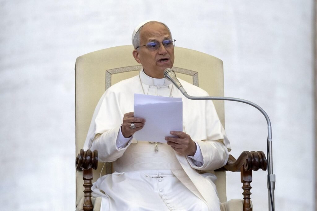 El papa León XIV reza para que encuentren ayuda "quienes combaten con pensamientos suicidas"