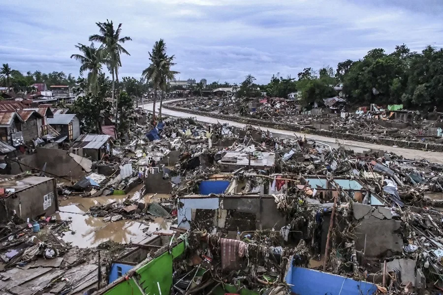 Al menos 52 fallecidos y 13 desaparecidos por el impacto del tifón Kalmaegi en Filipinas