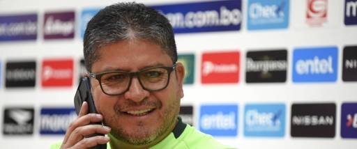 El técnico de la selección boliviana evaluará la opción de convocar a Martins en base a su rendimiento.