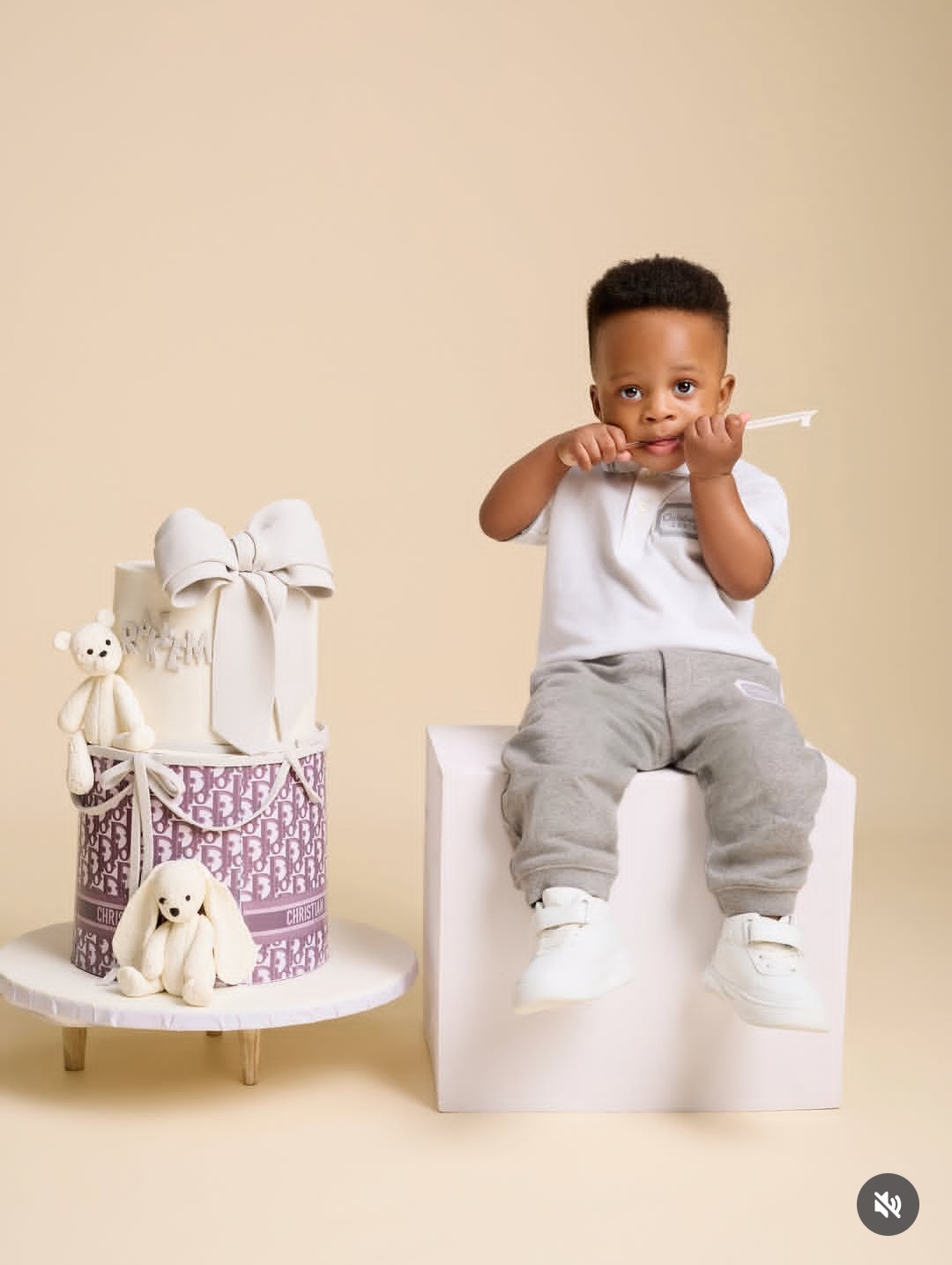 La influencer Priscilla Ojo Mkambala y el cantante Juma Jux comparten el primer vistazo de su hijo