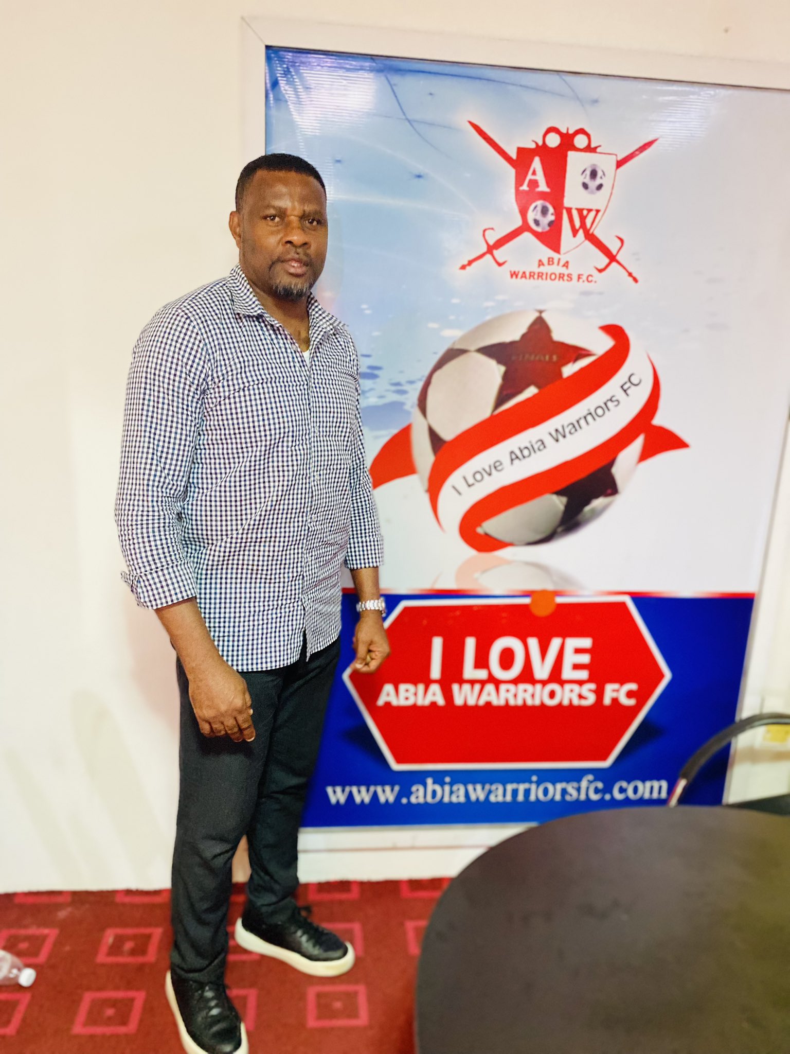 El director deportivo de los Abia Warriors, Emeka Ifejiagwa, pide el VAR en la Premier League nigeriana